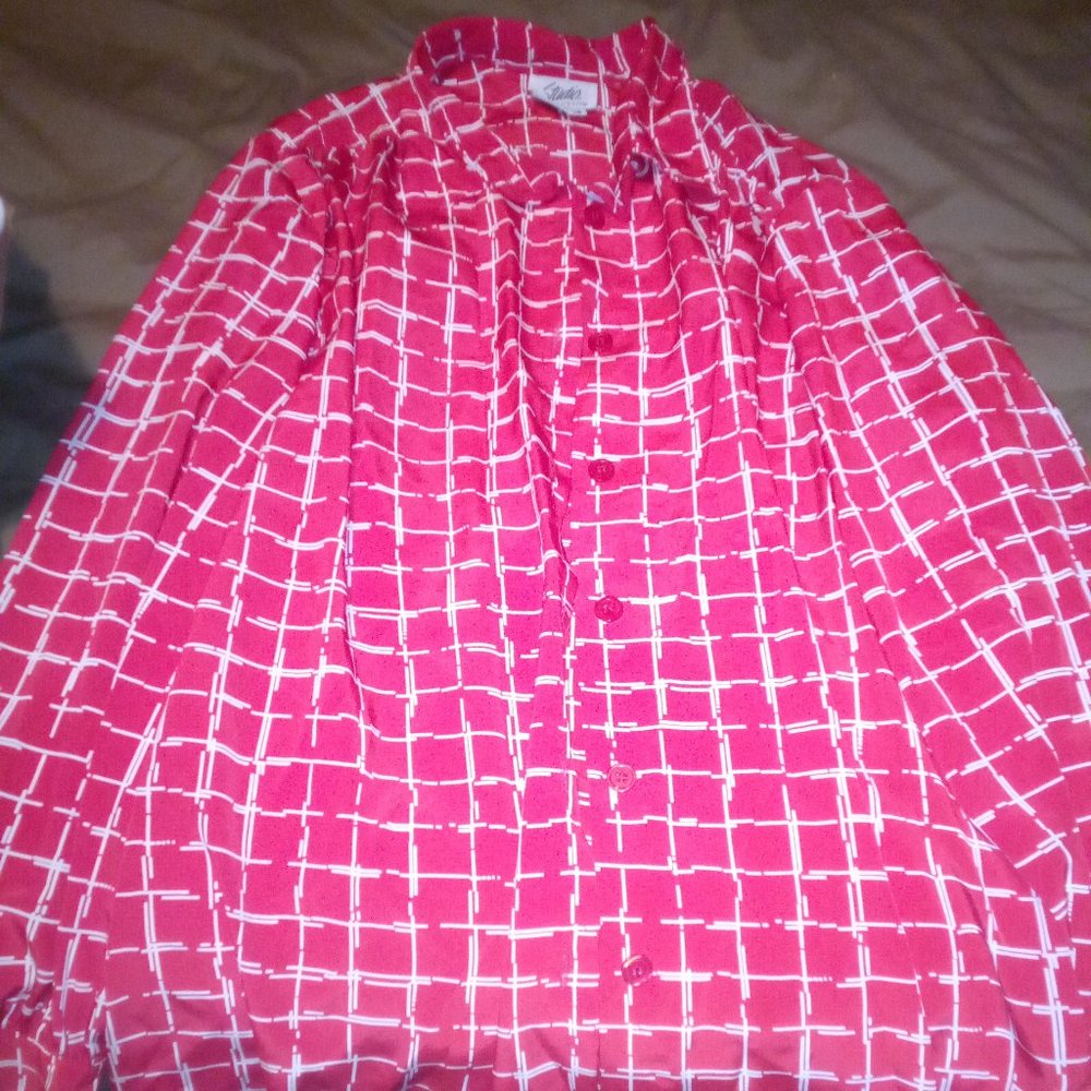 Red and white Studio Collection long sleeve button down top